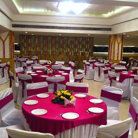 The Rajshahi Palace Hotel Indaur Kültér fotó