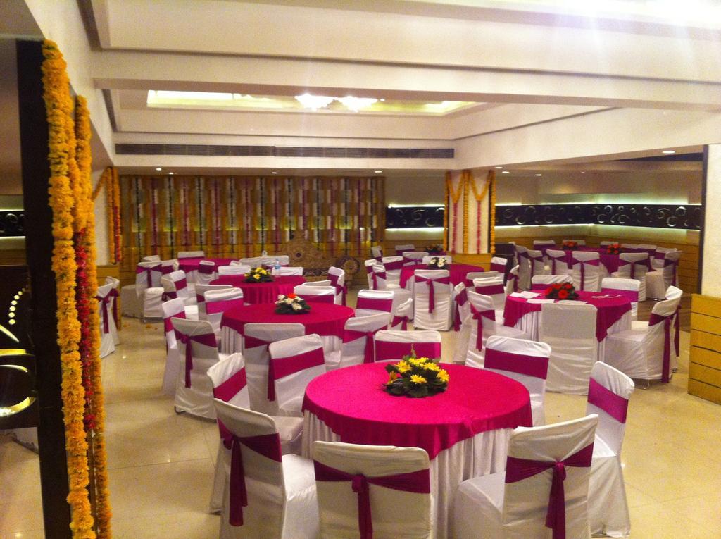 The Rajshahi Palace Hotel Indaur Kültér fotó