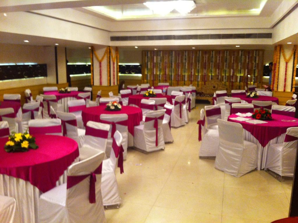 The Rajshahi Palace Hotel Indaur Kültér fotó